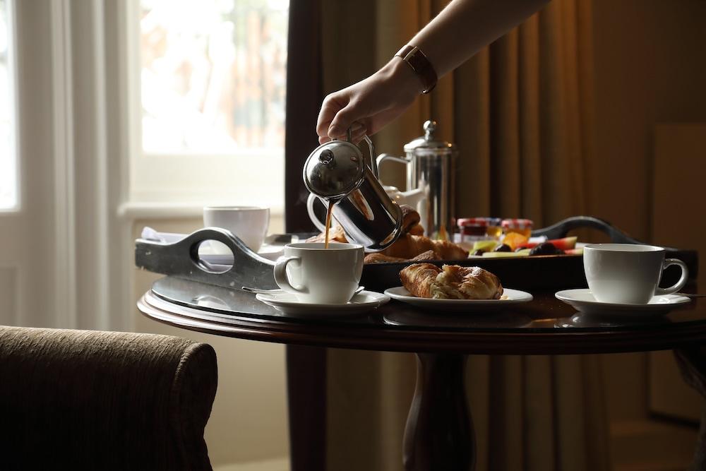 Hotel Macdonald Compleat Angler à Marlow  Extérieur photo